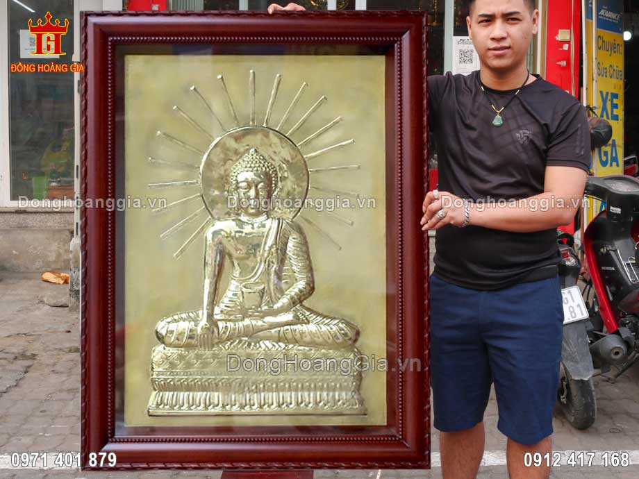 Bức tranh Đức Phật Thích Ca Mâu Ni bằng đồng được chế tác thủ công tinh xảo